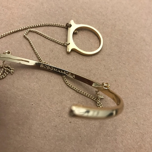 BCBG MAXAZRIA- Ring attach bracelet - Picture 4 of 4